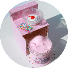 Load image into Gallery viewer, KYLEE'S CUPCAKE SUPRISE! (oven box suprise)